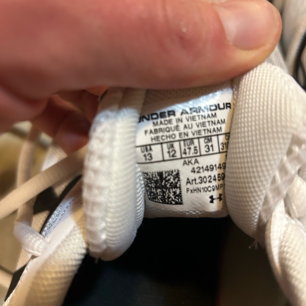 BOGO Under Armour Running Shoes Size 13 - Picture 6 of 6